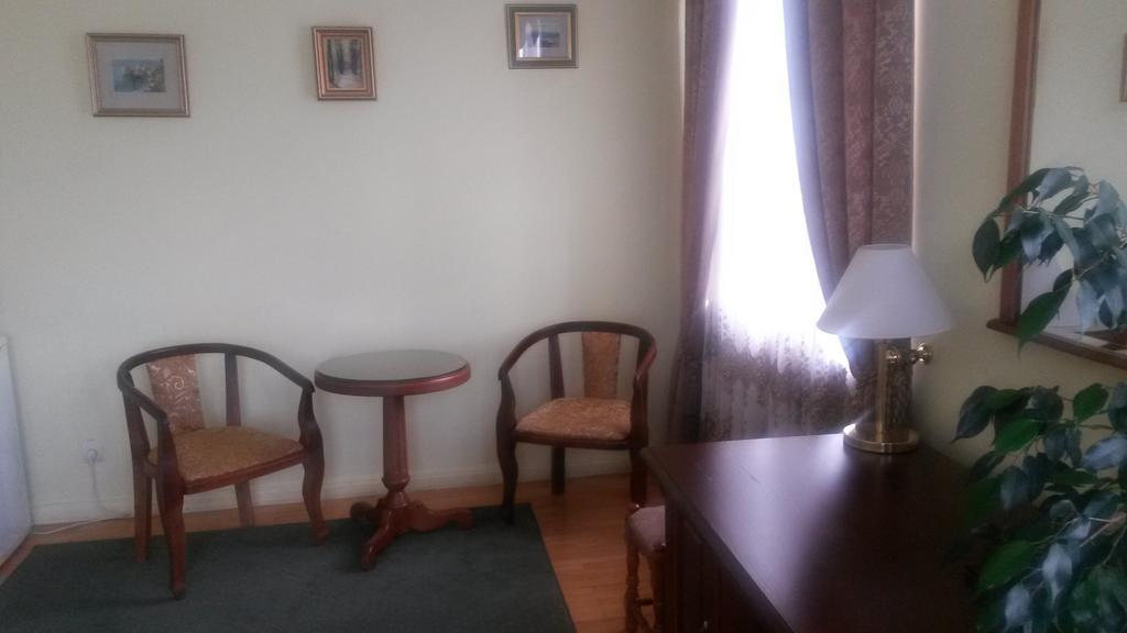 Marlen Hotel Rivne Exterior foto